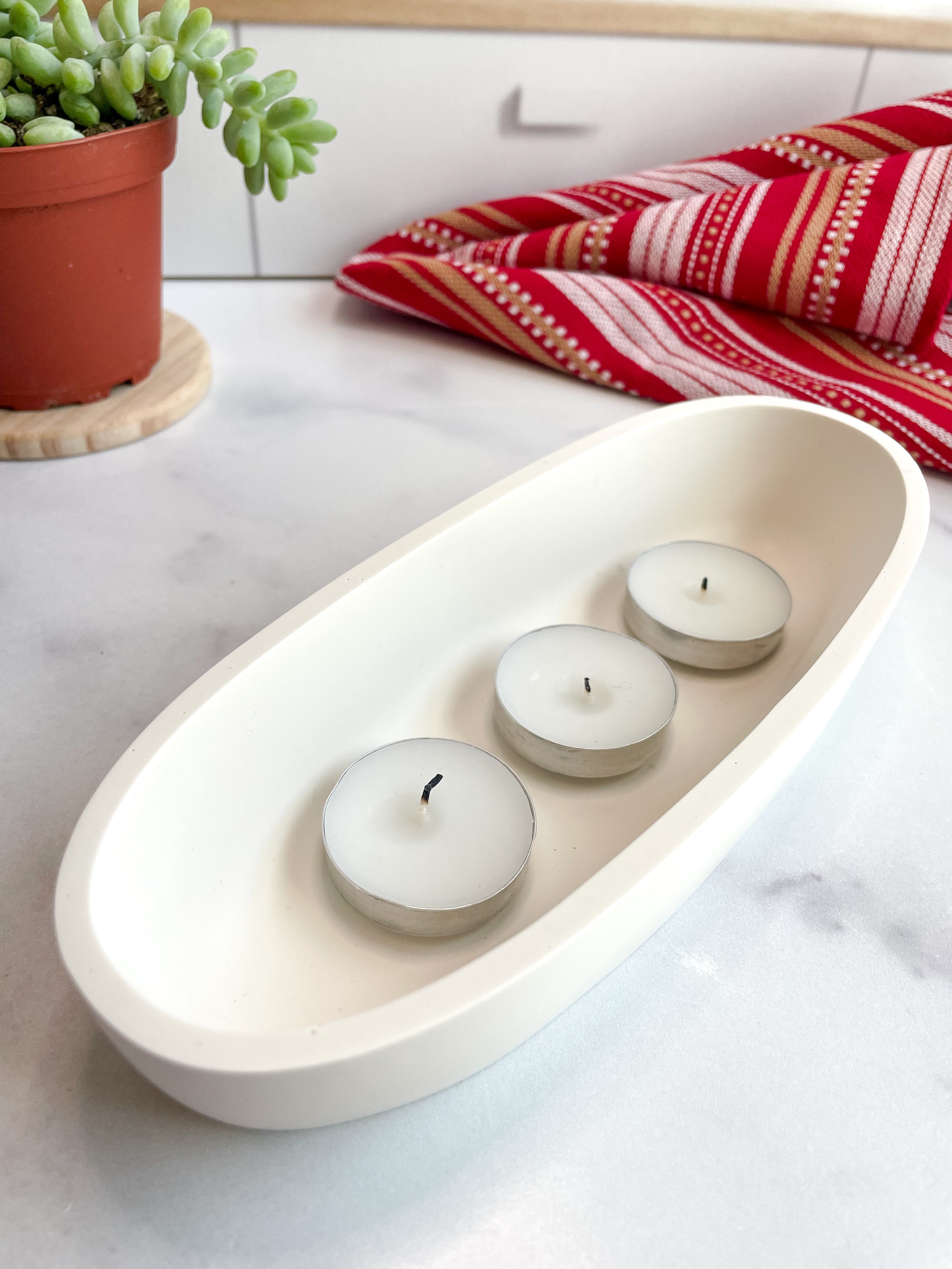 Natural White Oval Candle Vessel