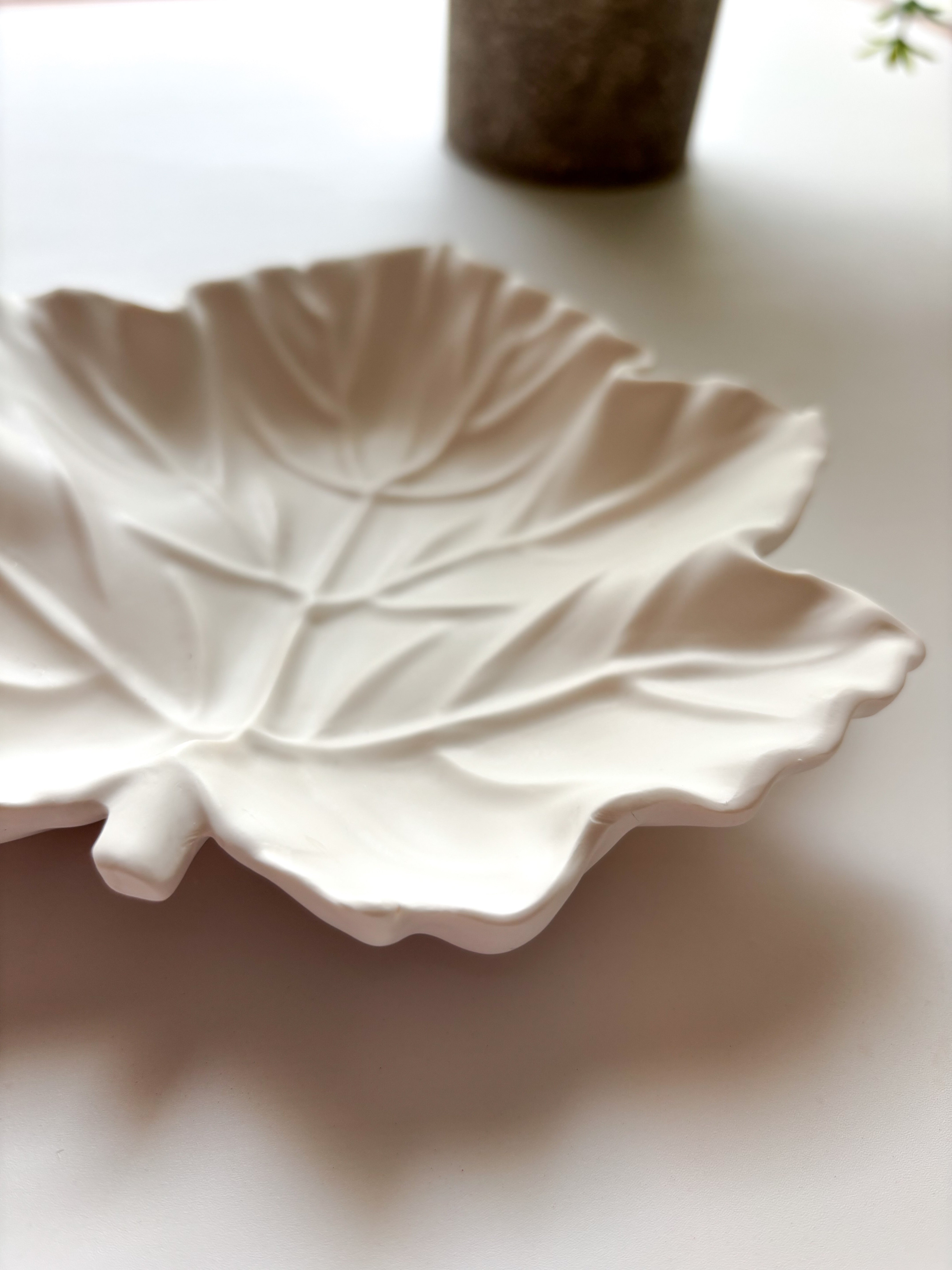 White Leaf Ring Dish