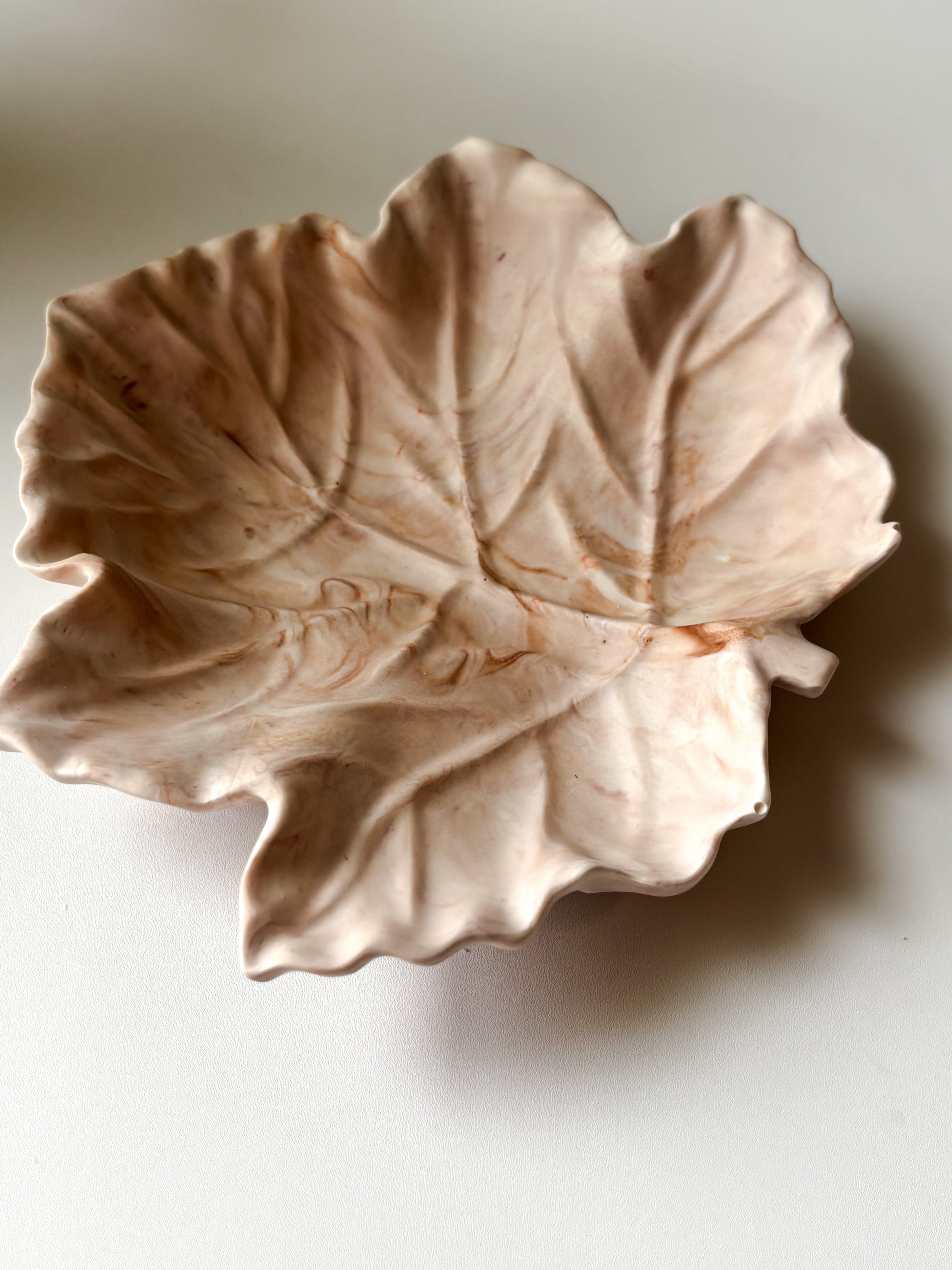 Brown Marbled Leaf Ring Dish