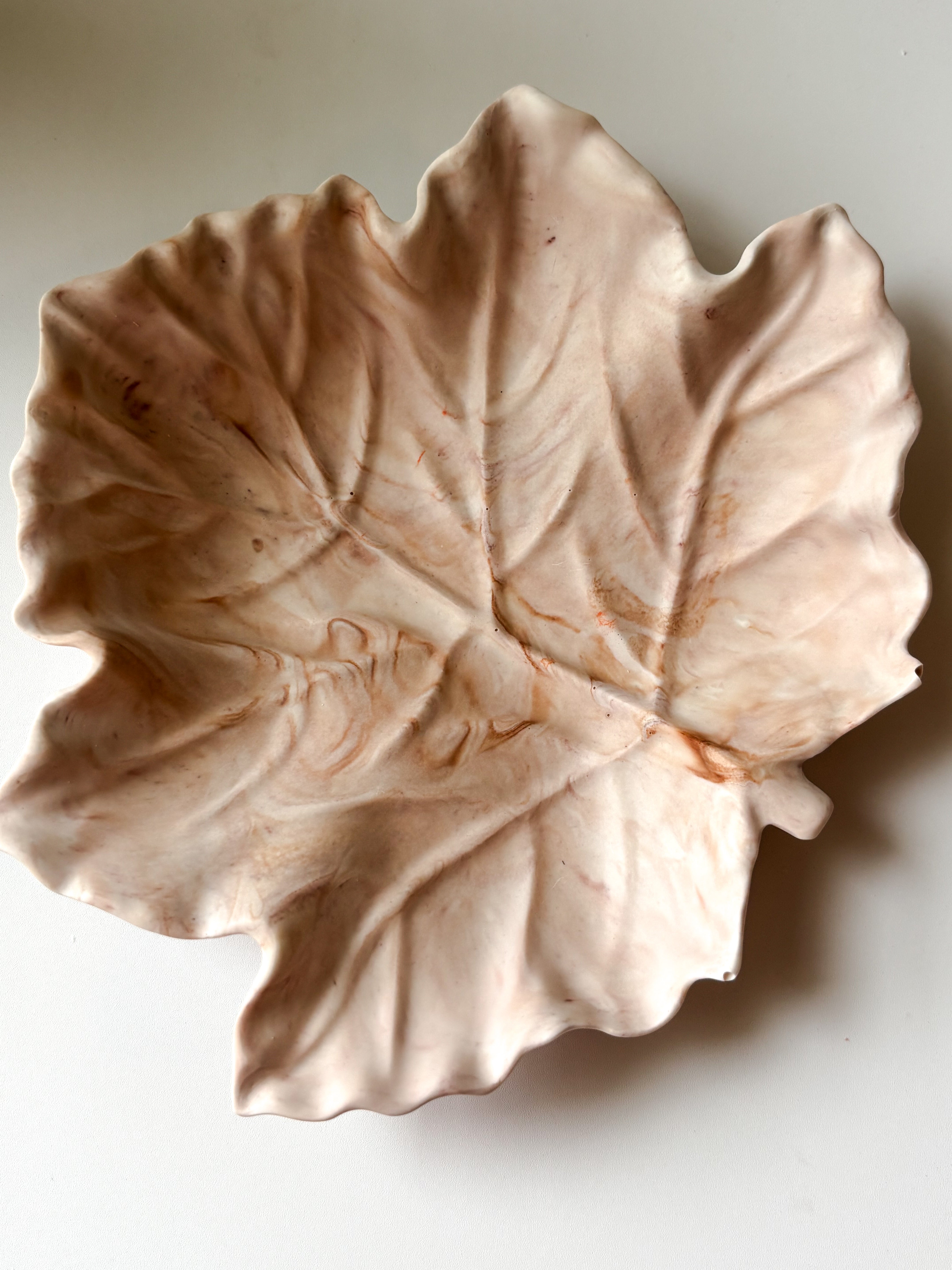 Brown Marbled Leaf Ring Dish
