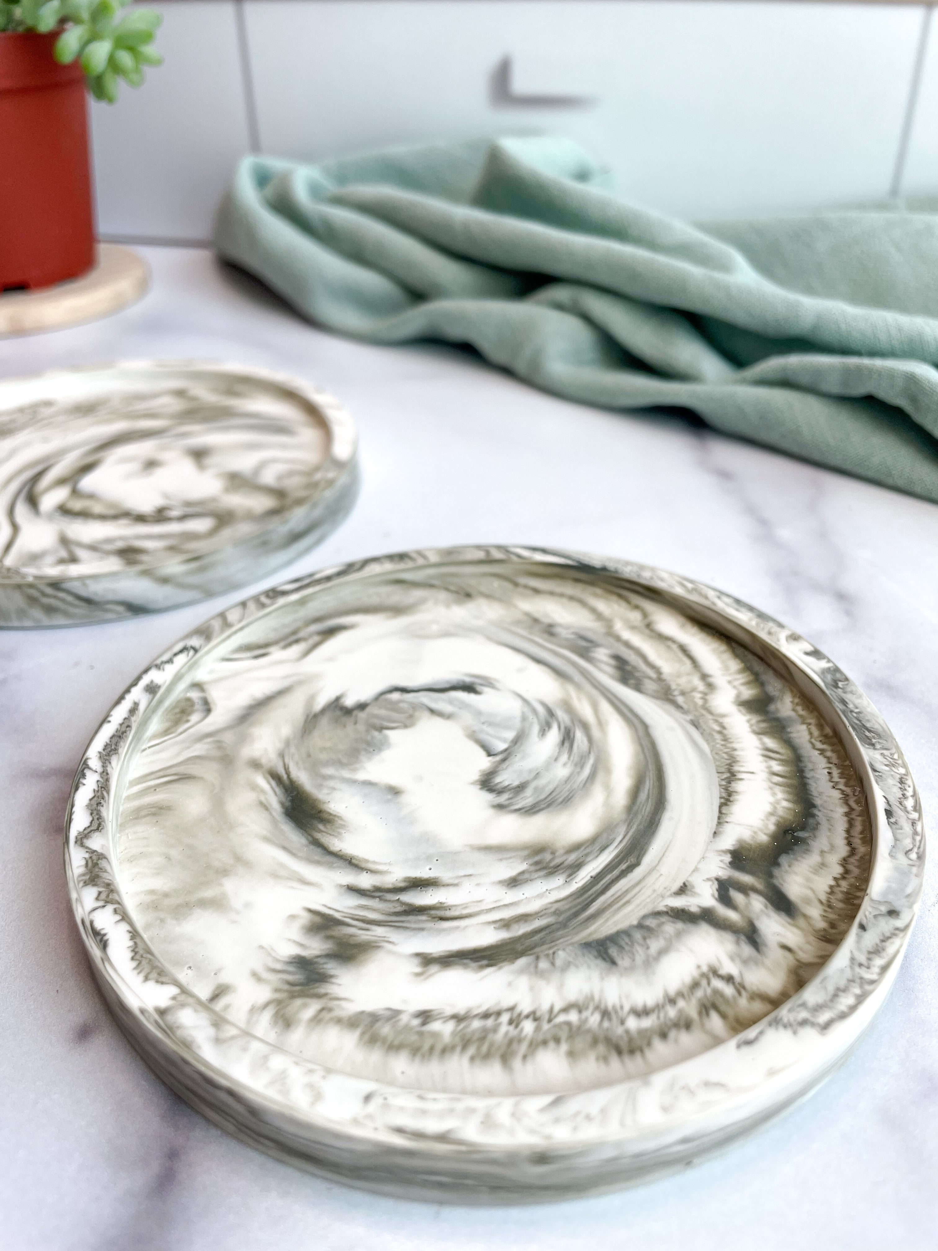 Moss Green Marbled Coasters – Set of 2