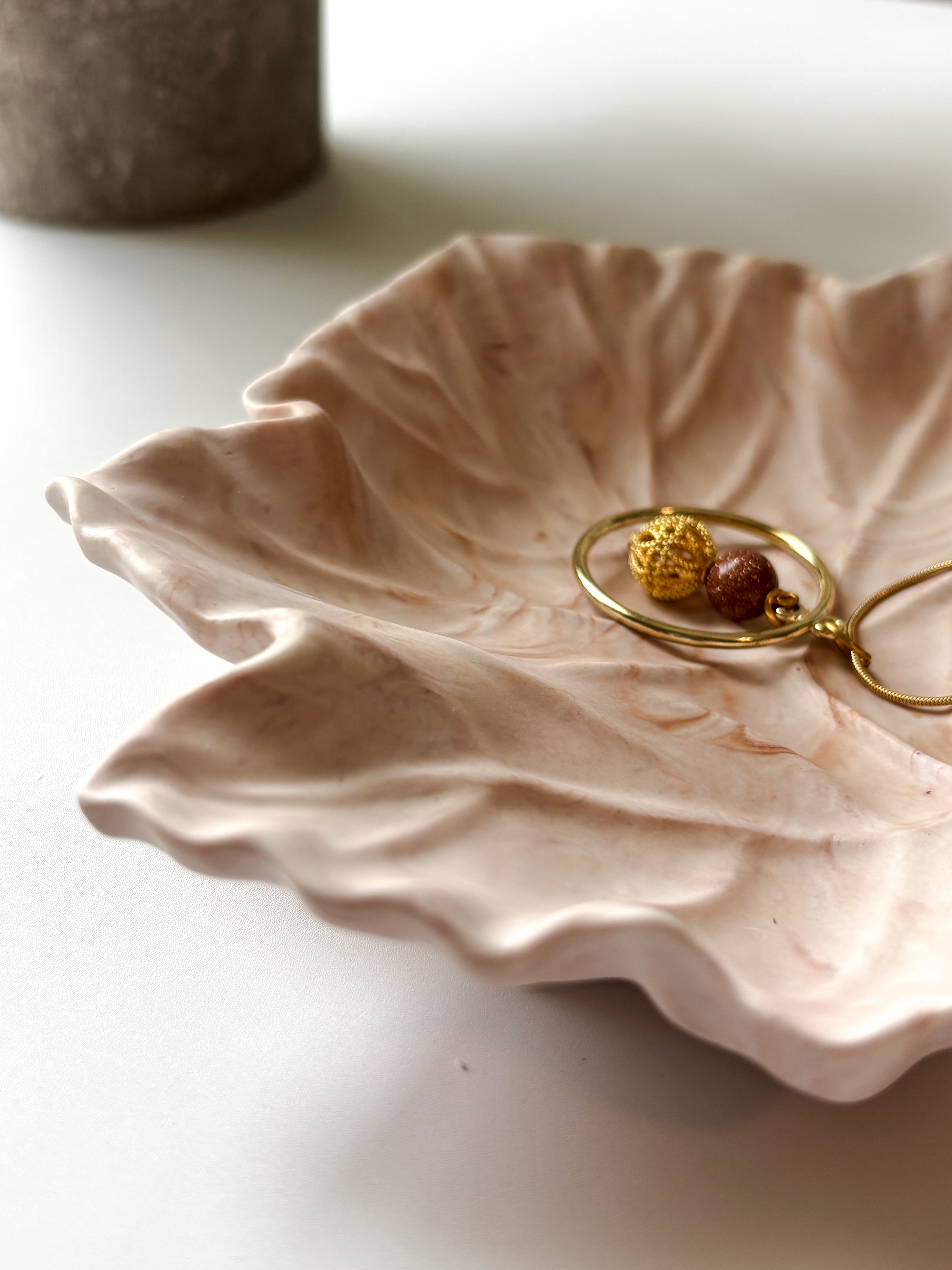 Brown Marbled Leaf Ring Dish