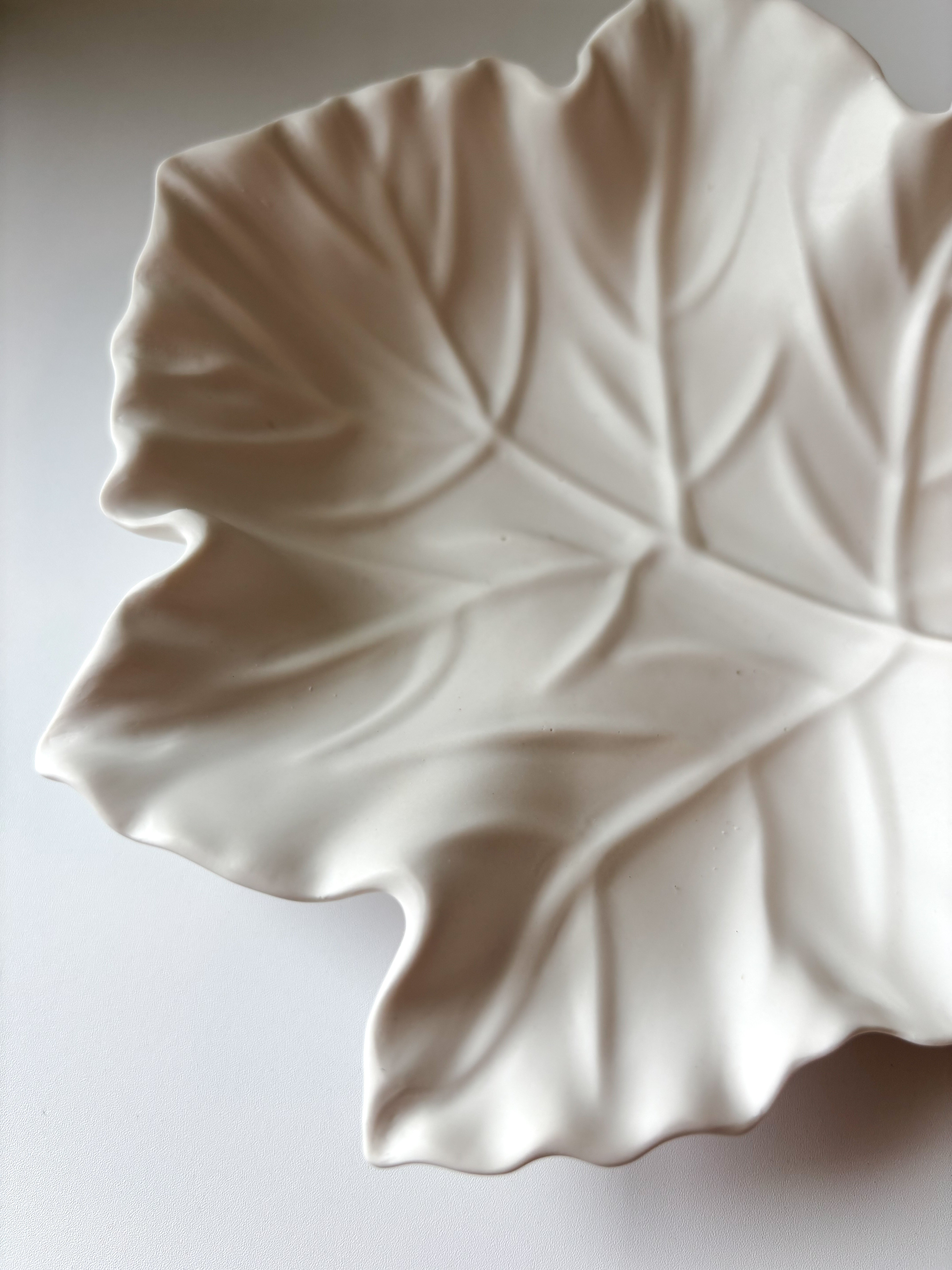 White Leaf Ring Dish