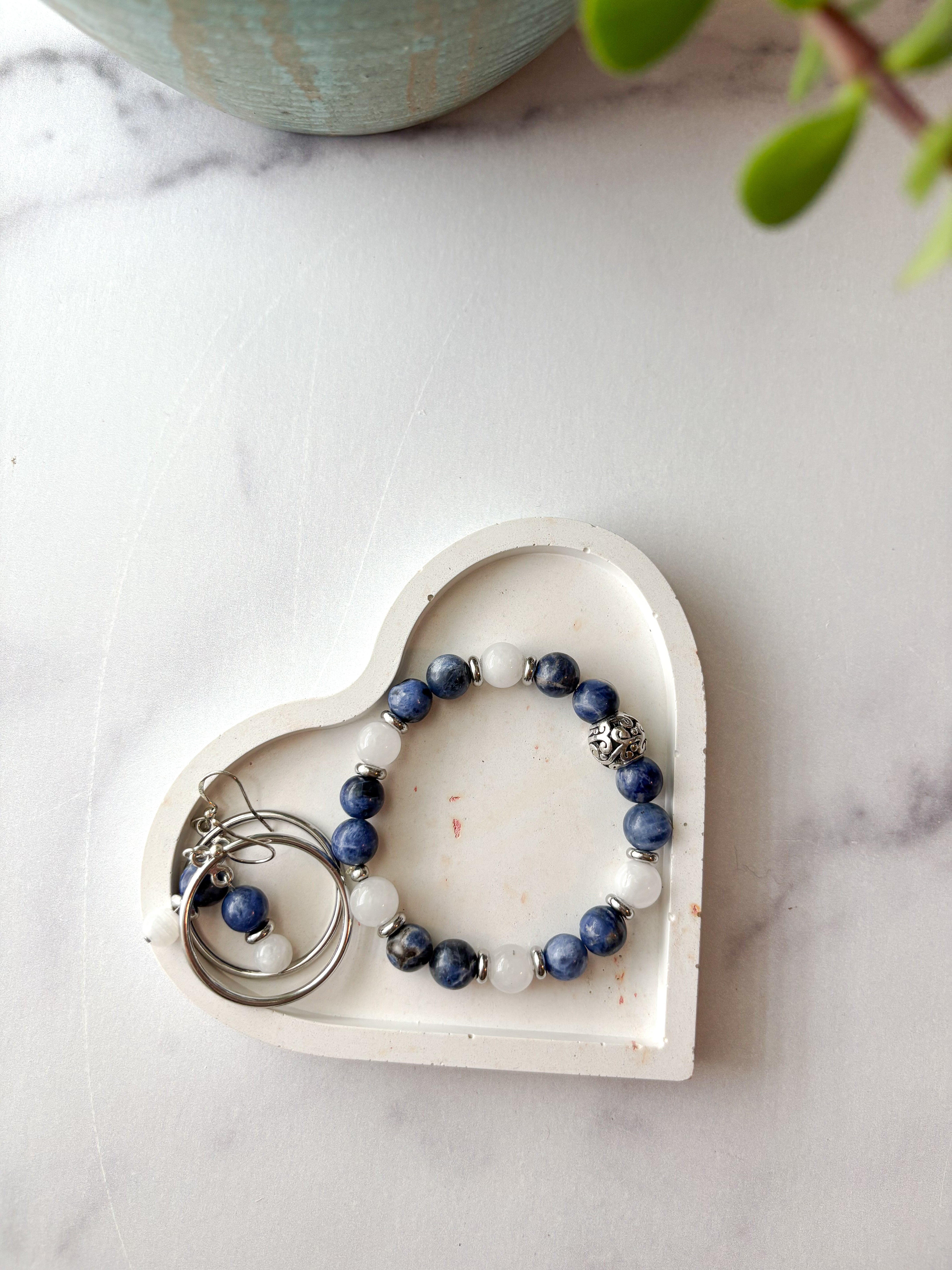 Natural White Stone Heart Ring Dish – Quiet Stone Collection