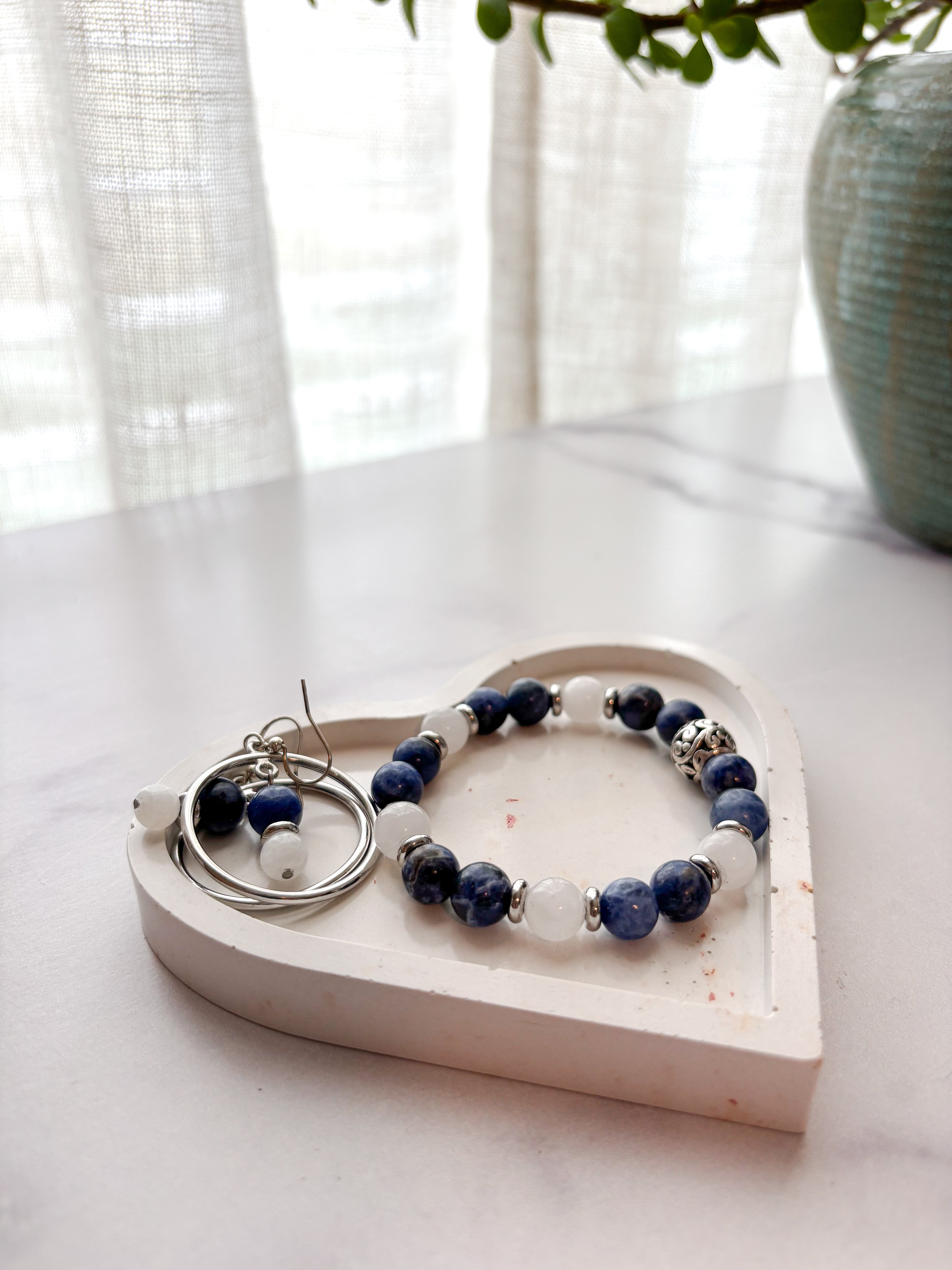 Natural White Stone Heart Ring Dish – Quiet Stone Collection